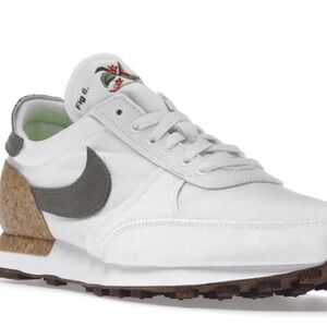 Nike sneakers, new WO tags